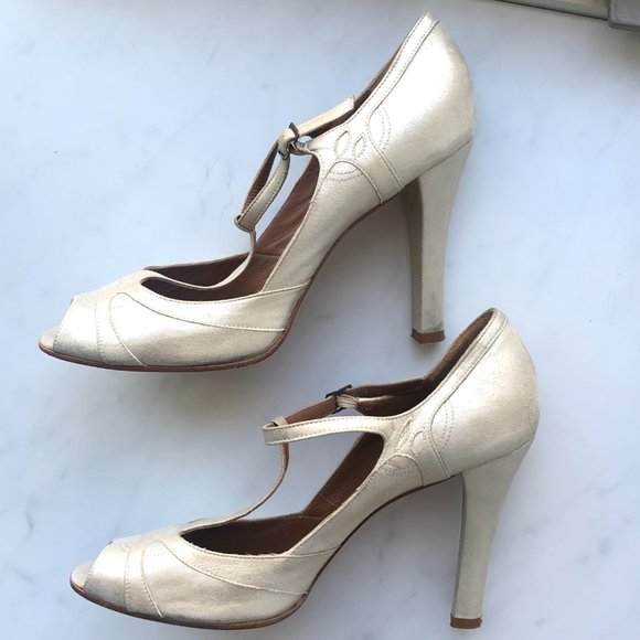 Marc Jacobs T-Strap Heels in Gold Champagne EUC - Picture 3 of 15